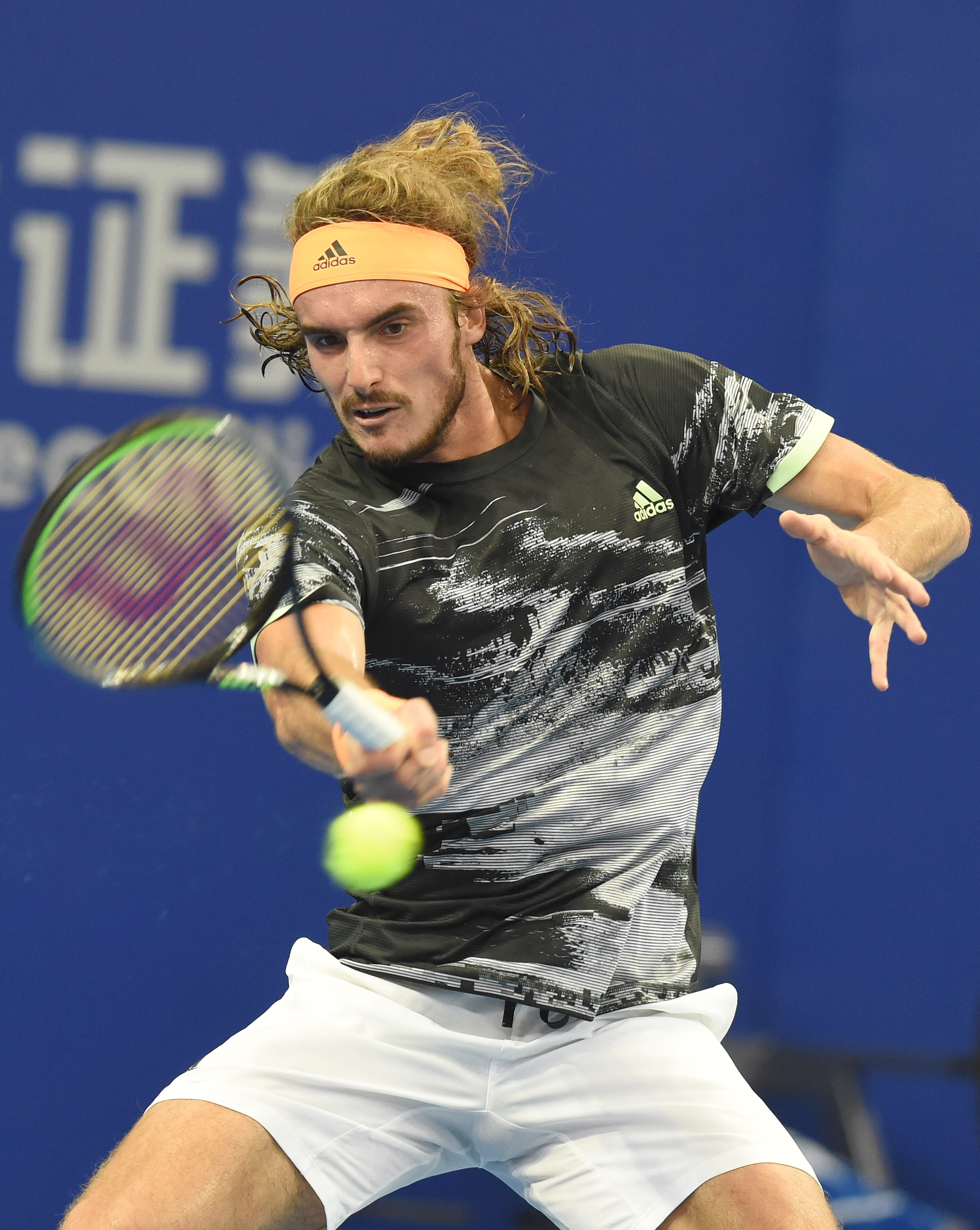 西班牙网球队横扫澳大利亚网球队，西西帕斯高光表现