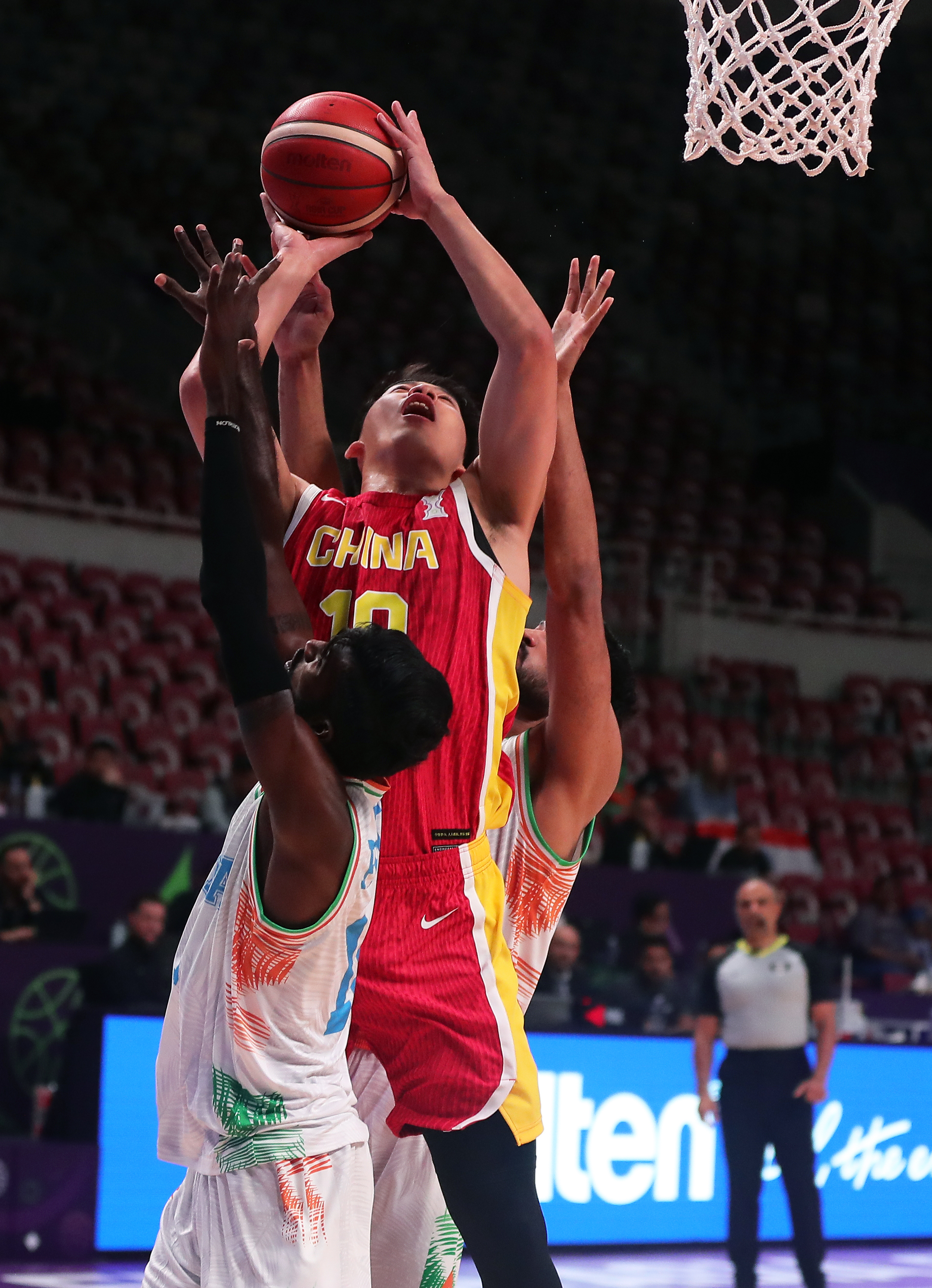 印度队逆转中国队，辛杜点燃赛场