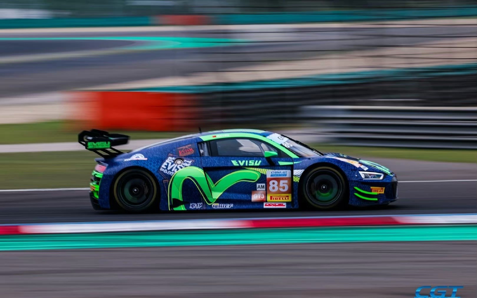 阿斯顿马丁翻盘雷诺车队，佩雷兹高光表现