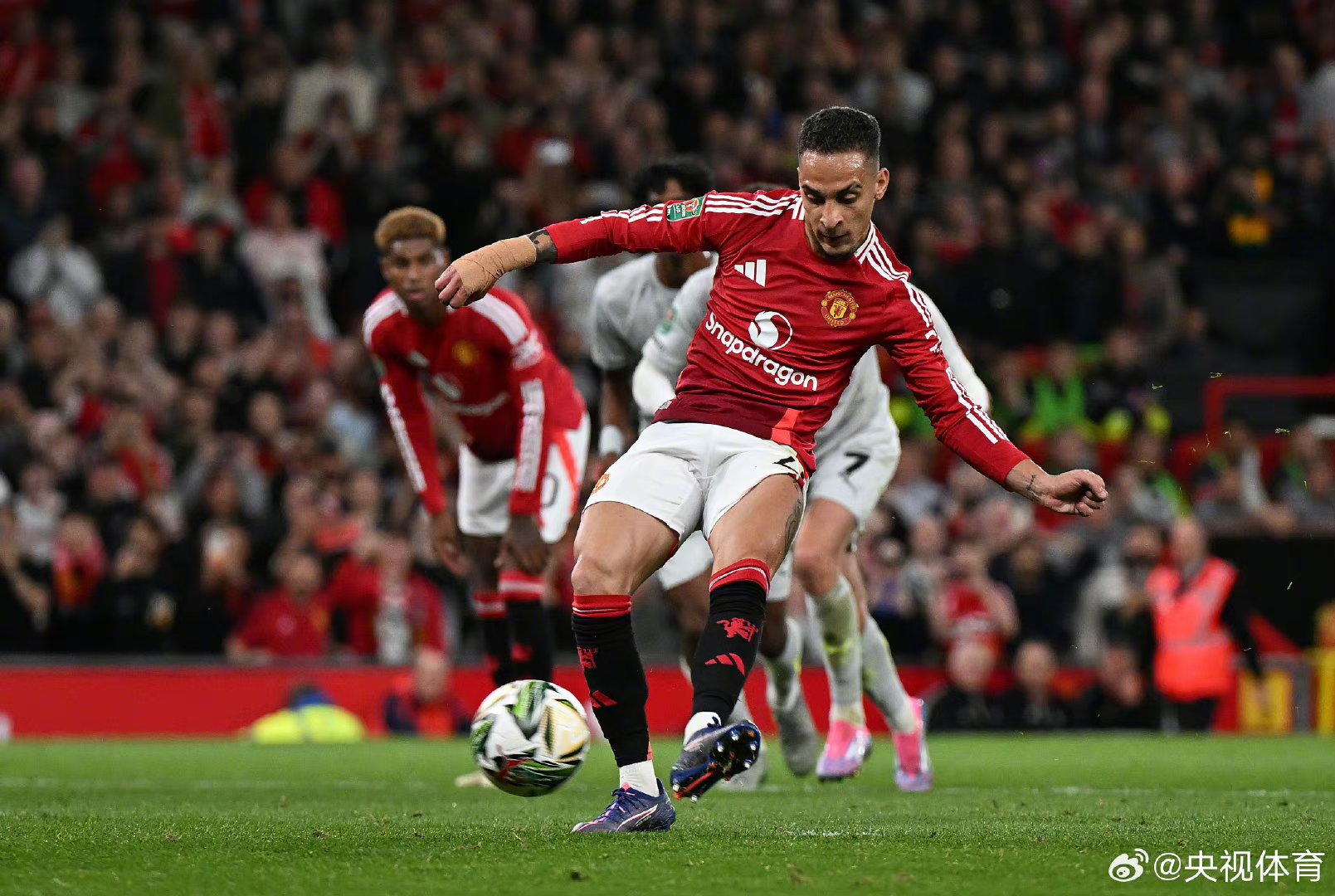 英格兰险胜阿森纳，迪马利亚高光表现