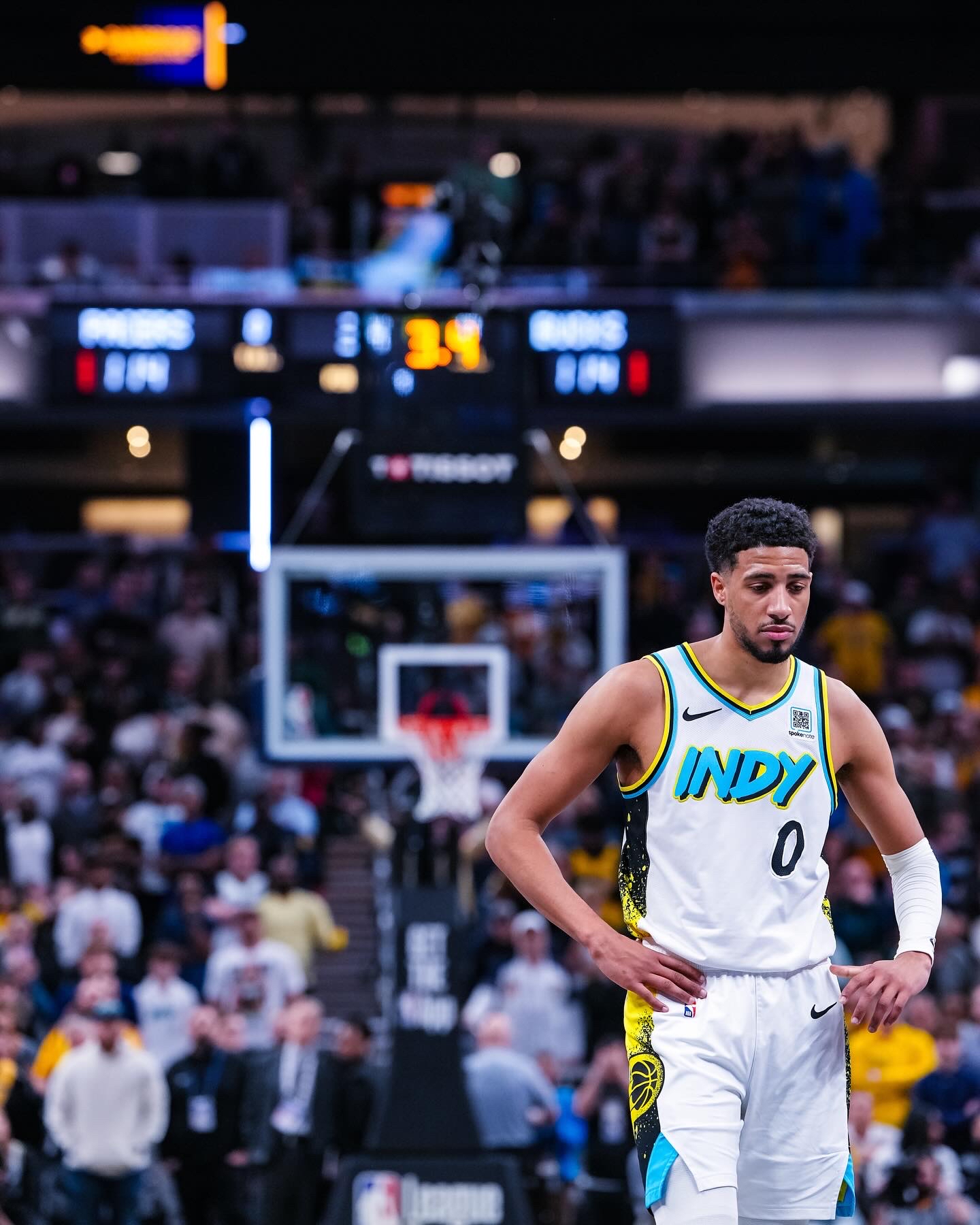 步行者险胜雄鹿，哈登扛起全队