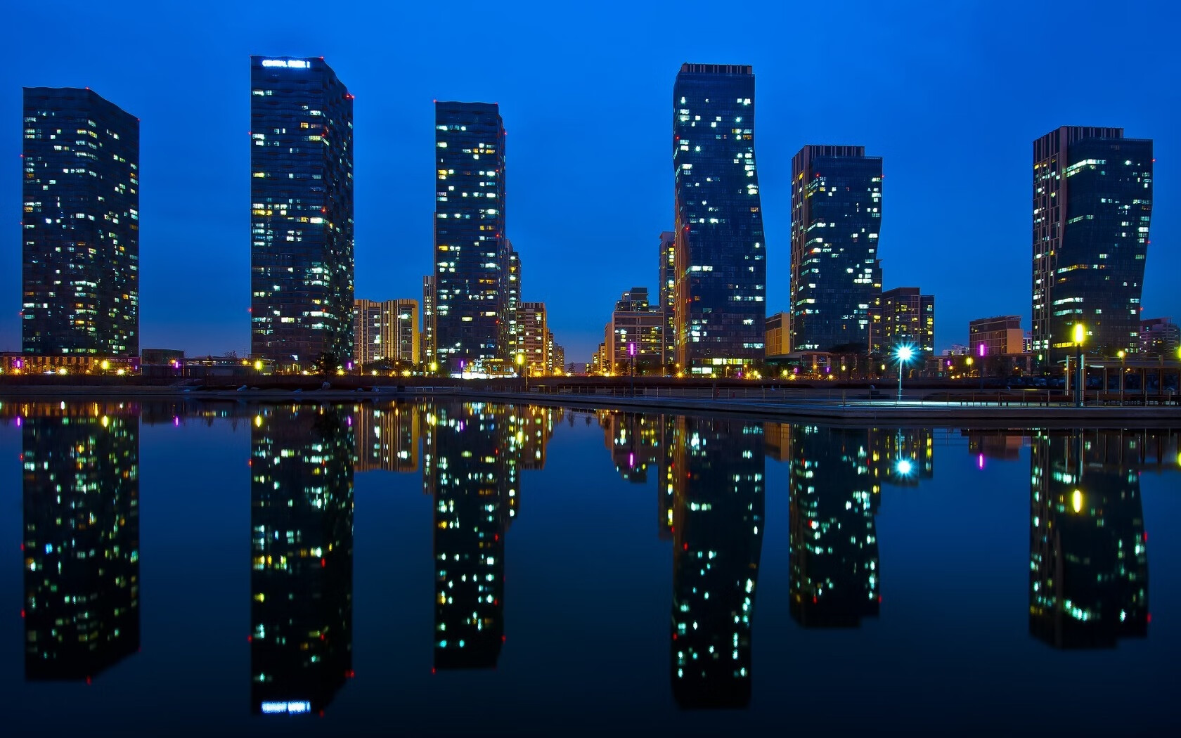 疆场与赛道，两种征服，一种王者之心