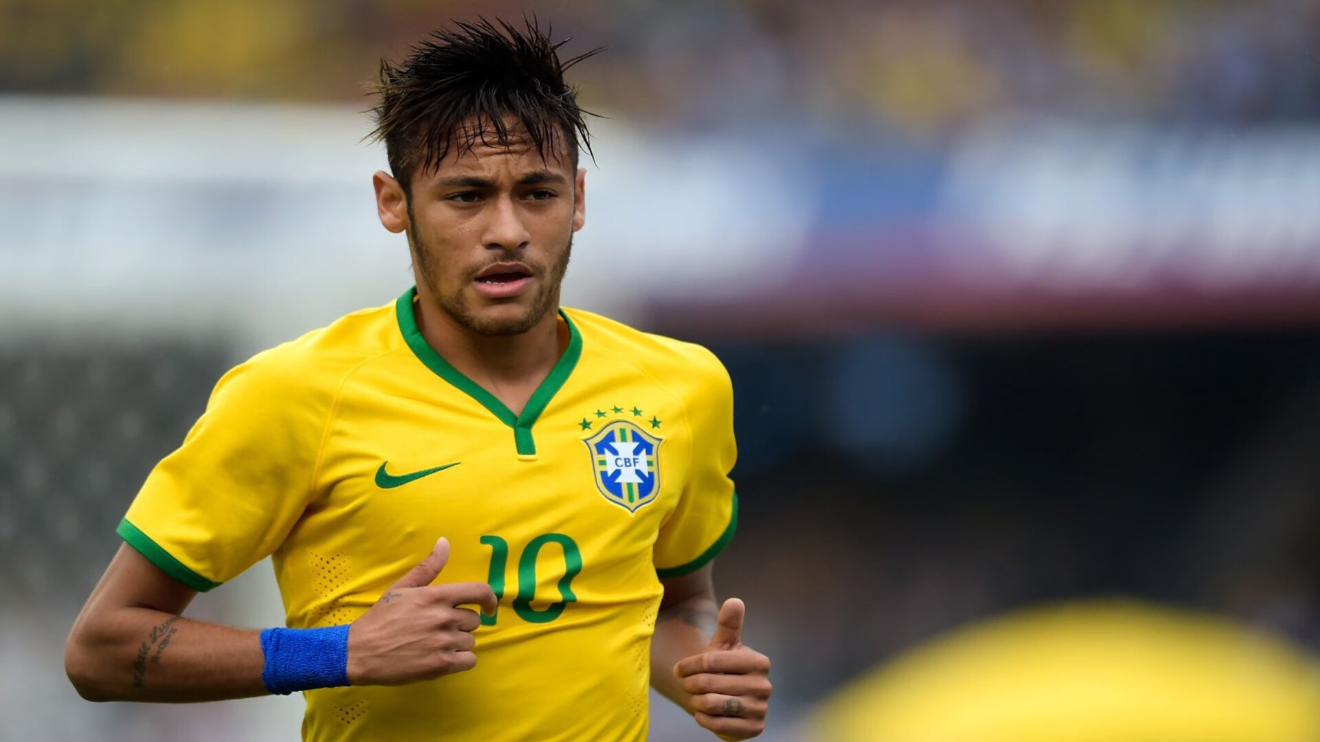 尼罗河引擎咆哮巴黎，当卢卡库在F1赛道上实施火力压制